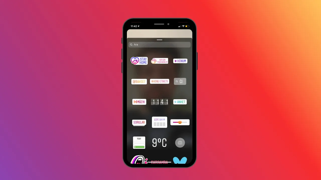 Instagram hikaye çıkartma menüsünde Müzik, Anket ve Sorular seçeneklerini gösteren ekran görüntüsü